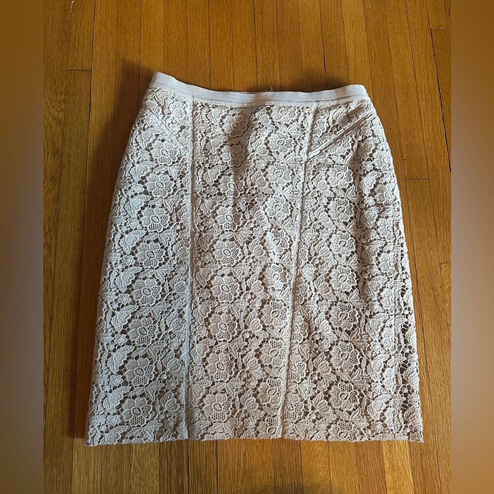 Ann Taylor Beige Cotton Lace Coquette Pencil Skirt, Size 2